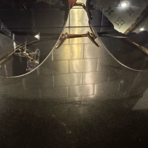 Louis Vuitton black and gold aviator. Wore 2x bought at Vegas LV store - Picture 5 of 5